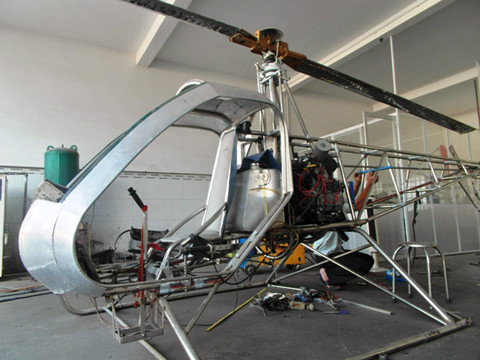 Ông nói rằng ông chế tạo theo mẫu máy bay thể thao, siêu nhẹ để phục vụ dân sinh.