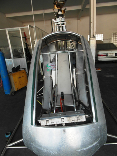 Mặt trước của chiếc máy bay "made by Bùi Hiển" thứ hai mà ông chuẩn bị cho ra đời.