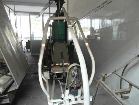 Trước đó, tháng 3/2012, chiếc máy bay trực thăng đầu tiên được ông cho ra đời và đã bay thử trong xưởng thành công.