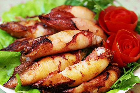 Mực trứng nướng.