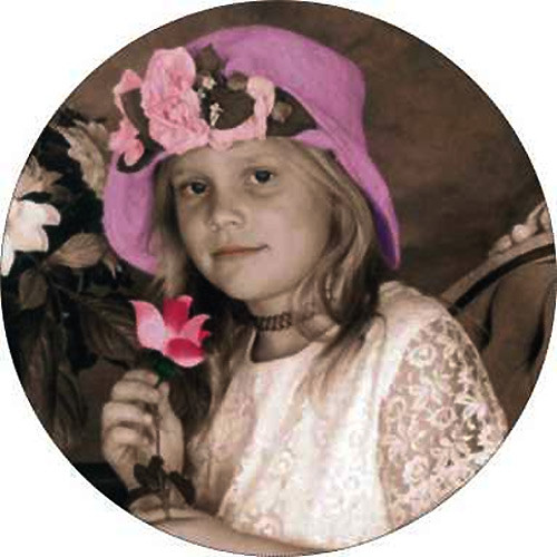 Cảnh sát phát hiện nạn nhân từng nhiều lần bán bánh quy của Hội Hướng đạo sinh nữ cho David. Họ cũng tìm thấy bằng chứng về hành vi khiêu dâm trẻ em trong nhà của nghi phạm. Ngày 22/2, sau khi kết quả giám định cho thấy áo khoác và xe RV đều từng dính máu Danielle, cảnh sát bắt David. Ảnh: Cô bé Danielle Van Dam.