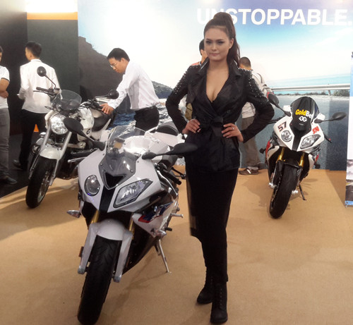 2 dòng xe Motorrad S1000RR thuộc phân khúc sport và R1200R thuộc phân khúc nakedbike xuất hiện trong triển lãm sẽ được Euro Auto chính thức phân phối tại Việt Nam.