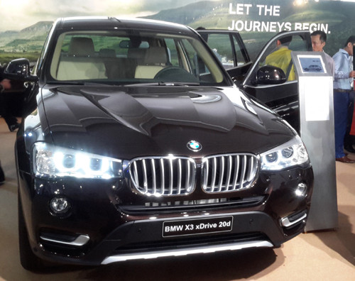 ... BMW X3 xDrive20 X-Line diesel trưng bày tại triển lãm, đánh dấu việc Euro Auto chính thức phân phối các phiên bản xe máy dầu của BMW tại thị trường Việt Nam.