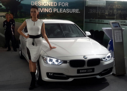BMW 320i khá được người Việt ưa chuộng.
