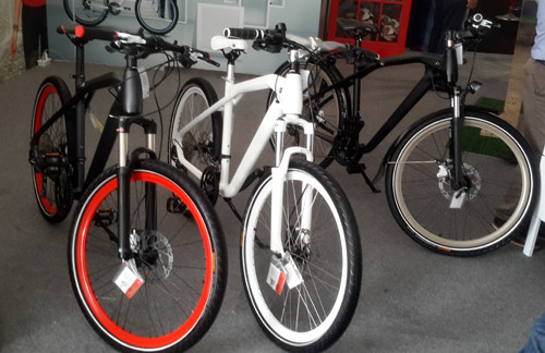 Triển lãm BMW World Vietnam 2014 diễn ra tại Royal City từ ngày 21 - 24/8 cũng không thể thiếu vắng những chiếc xe đạp cho người lớn và...