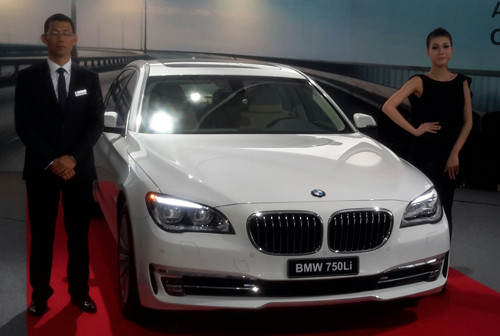 Ngoài siêu phẩm trên, 25 kiệt tác khác của BMW cũng được ra mắt trong sự kiện lần này như: BMW 750 Li.