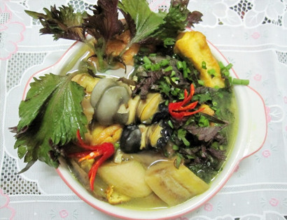 Ốc nấu chuối đậu.