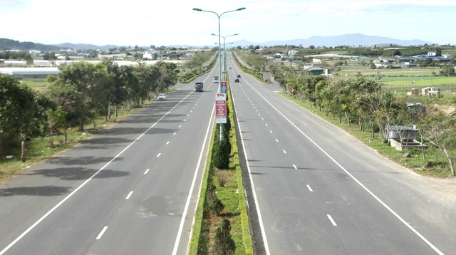 Một đoạn tuyến cao tốc Liên Khương - Prenn Đà Lạt. 555.jpg