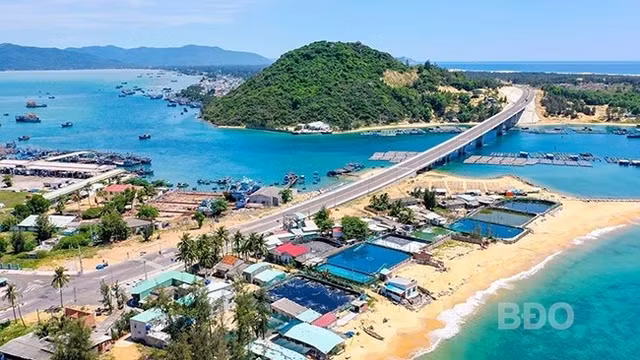Đường ven biển qua Bình Định là một phần trong quy hoạch tổng thể tuyến ven biển quốc gia. Ảnh: Nguyễn Dũng/Nguồn baobinhdinh.vn