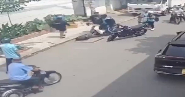 Hiện trường nơi xảy ra vụ ẩu đả. (Ảnh cắt từ clip) 1-4889.jpg