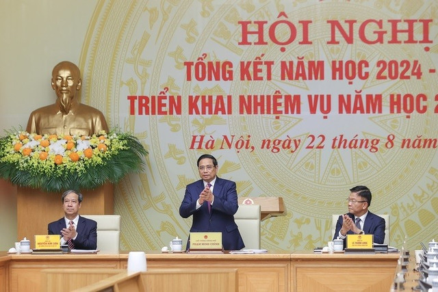 Thủ tướng Chính phủ Phạm Minh Chính dự và đồng chủ trì Hội nghị tổng kết năm học 2024-2025, triển khai nhiệm vụ năm 2025-2026 - Ảnh: VGP/Nhật Bắc 2222.jpg