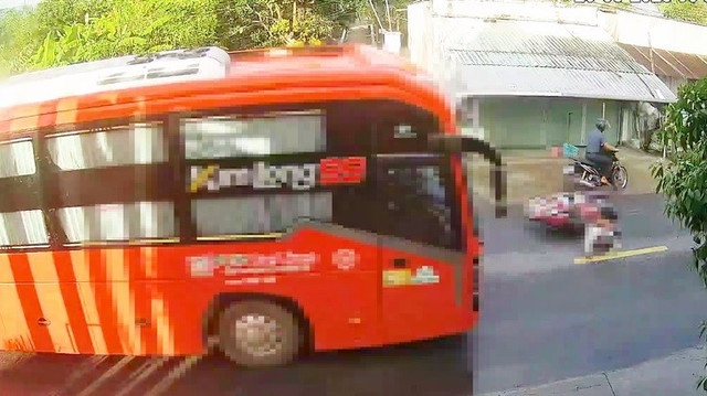 Hiện trường vụ tai nạn. Ảnh: Cắt từ camera an ninh 2222.jpg