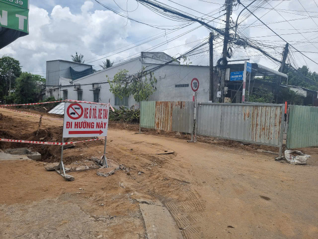 Dự án "Nâng cấp, mở rộng đường giao thông và HTTN đường Thạch Ngọc Biên" đang được thi công (Ảnh Thiên Hương - Lê Vũ) z6635103818499-07220f9e4b150782ac39cbf5643847fc.jpg