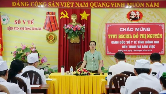 Giám đốc Sở Y tế tỉnh Đồng Nai Đỗ Thị Nguyên phát biểu tại buổi làm việc với Bệnh viện Nhi đồng Đồng Nai. (Ảnh: Hạnh Dung) 11.jpg