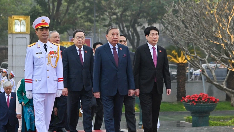 Lãnh đạo Đảng, Nhà nước viếng Lăng Chủ tịch Hồ Chí Minh và tượng đài liệt sĩ
