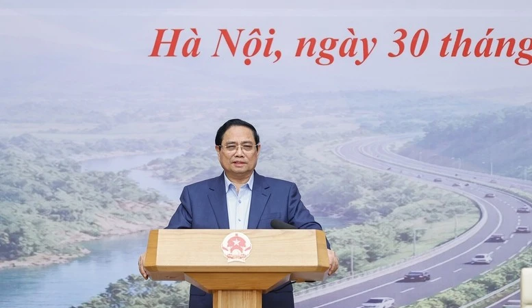 Không để '1 km đường cao tốc nhưng có tới mười mấy nhà thầu cùng làm'