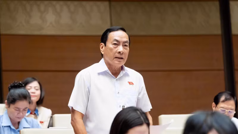 Đề xuất tăng tuổi nghỉ hưu đối với sĩ quan quân đội