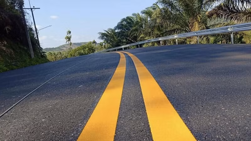 Đề xuất không cho mượn làn ngược chiều để vượt xe