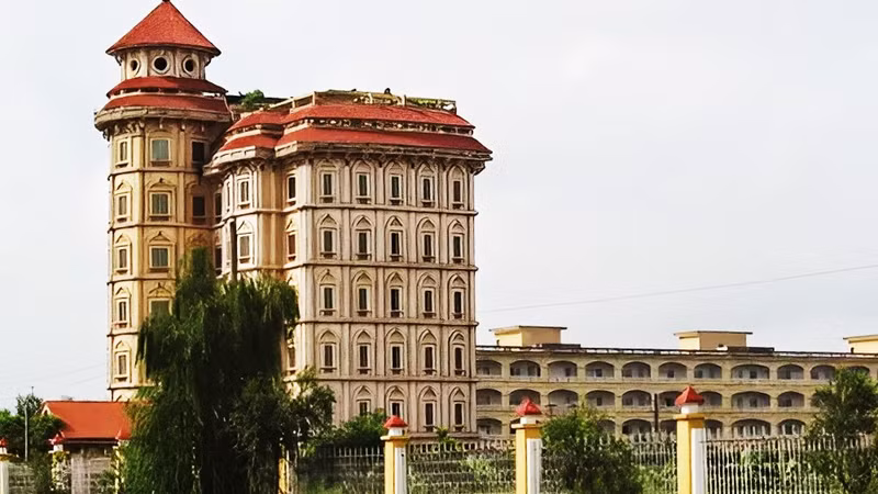 Yêu cầu hoàn thiện hồ sơ giải thể trường Đại học Hà Hoa Tiên