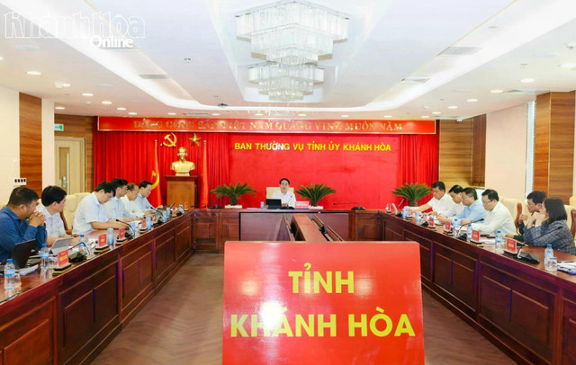 Bí thư Tỉnh ủy Nghiêm Xuân Thành chủ trì hội nghị.