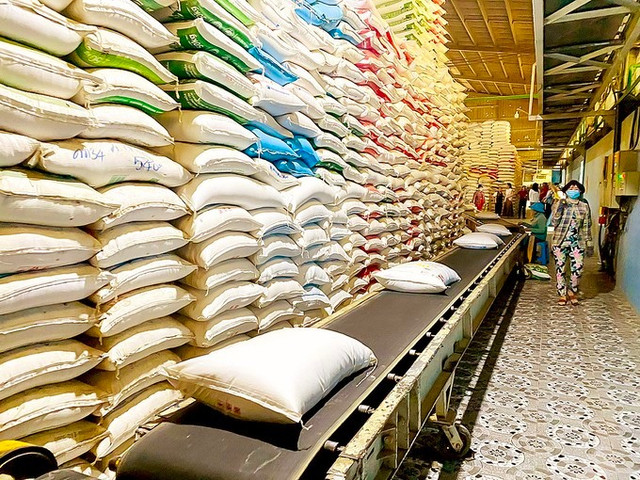 Một kho gạo của doanh nghiệp tại phường Mỹ Thới, tỉnh An Giang. Ảnh: ĐỨC TRUNG