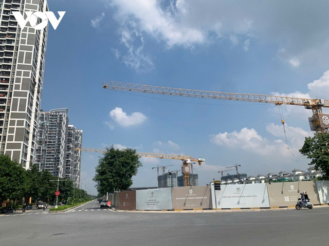 Dự án chung cư cao cấp chị Mỹ Anh định "lướt sóng" có giá bán từ trên 100 triệu đồng/m2 tại Khu đô thị phía Đông Hà Nội. Ảnh: PV Dự án chung cư cao cấp chị Mỹ Anh định "lướt sóng" có giá bán từ trên 100 triệu đồng/m2 tại Khu đô thị phía Đông Hà Nội. Ảnh: PV
