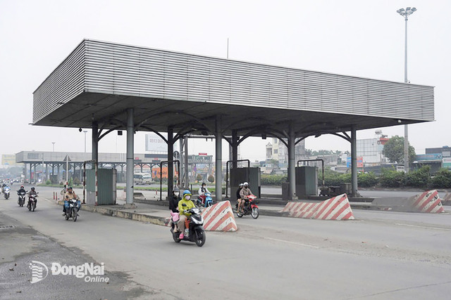 Khu Quản lý đường bộ IV đề nghị thực hiện bàn giao trạm thu phí cầu Đồng Nai trên tuyến quốc lộ 1 trước ngày 15-1-2026 để tổ chức tháo dỡ. Ảnh: Phạm Tùng