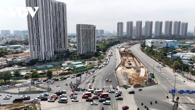 Một số công trình trọng điểm kết nối trung tâm tài chính ra các cửa ngõ đang hoàn thành.