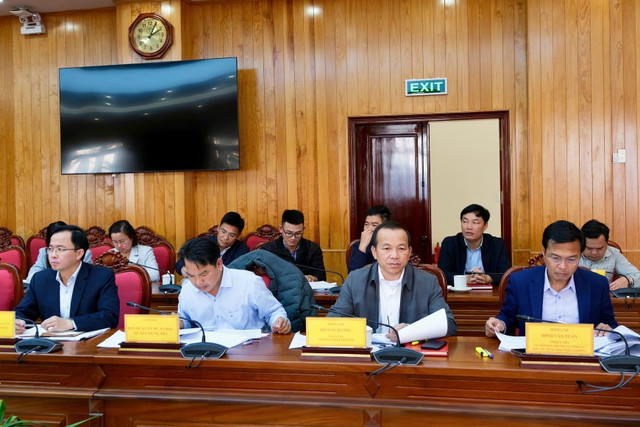 Các đại biểu dự buổi làm việc