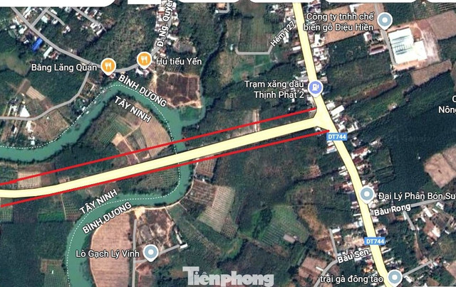 Vị trí đường dẫn và cầu Bình Tây (đường chỉ đỏ) Ảnh: chụp từ vệ tinh Vị trí đường dẫn và cầu Bình Tây (đường chỉ đỏ) Ảnh: chụp từ vệ tinh