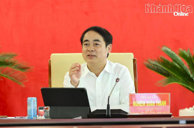 Bí thư Tỉnh ủy Nghiêm Xuân Thành phát biểu tại hội nghị.