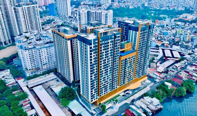 Hiện tại, việc cấp chứng chỉ môi giới đang bị tắc.