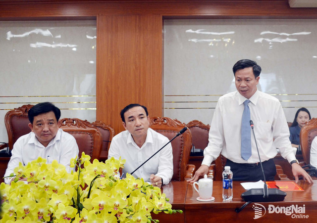 Phó Giám đốc Sở Dân tộc và Tôn giáo tỉnh Đồng Nai Nguyễn Đình Kiên phát biểu nhận nhiệm vụ. Ảnh: Phương Hằng