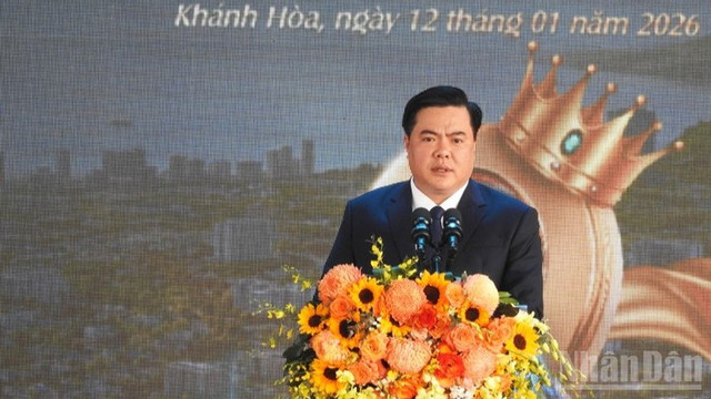 Ông Nguyễn Tiến Nghị, Tổng Giám đốc Công ty trách nhiệm hữu hạn Đầu tư MK Holdings - đại diện liên danh chủ đầu tư phát biểu tại buổi lễ.