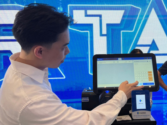 Cùng với việc nâng ngưỡng doanh thu, chuyên gia khuyến nghị triển khai hóa đơn điện tử từ máy tính tiền cho toàn bộ hộ kinh doanh, minh bạch dòng tiền. Cùng với việc nâng ngưỡng doanh thu, chuyên gia khuyến nghị triển khai hóa đơn điện tử từ máy tính tiền cho toàn bộ hộ kinh doanh, minh bạch dòng tiền.