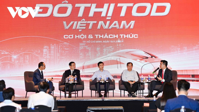 Các chuyên gia trao đổi tại hội thảo