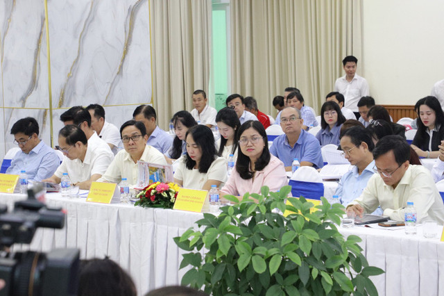 Các đại biểu tham dự hội nghị.