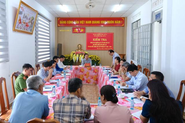 Đại diện lãnh đạo các cơ quan, đơn vị xã Bảo Lâm 4 tham dự buổi làm việc