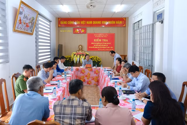 Đại diện lãnh đạo các cơ quan, đơn vị xã Bảo Lâm 4 tham dự buổi làm việc