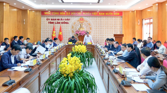 Quang cảnh buổi làm việc