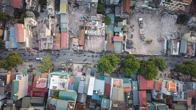 Đường Vành đai 1 đoạn Hoàng Cầu - Voi Phục được xem là tuyến đường đắt nhất hành tinh do chi phí GPMB lớn