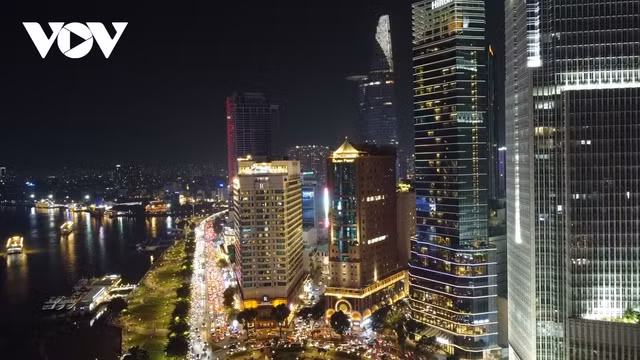 IFC phải hoạt động 24/7, gắn liền với mô hình thành phố không ngủ.