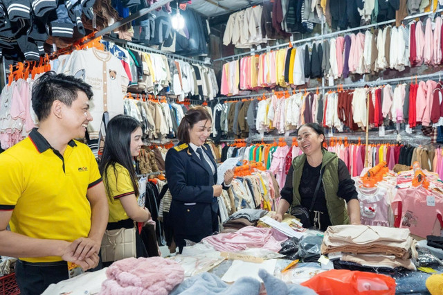 Hộ kinh doanh được hướng dẫn chuyển đổi lên doanh nghiệp.