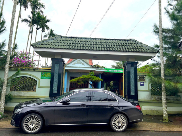 Nơi làm việc của Võ Minh Tùng (Giám đốc Công ty TNHH MTV Nguyên Phát Gia Lai, tại số 96 Mạc Đăng Dung, phường Hội Phú), cách kho xưởng chừng 7km. Nơi làm việc của Võ Minh Tùng (Giám đốc Công ty TNHH MTV Nguyên Phát Gia Lai, tại số 96 Mạc Đăng Dung, phường Hội Phú), cách kho xưởng chừng 7km.