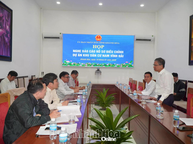 Quang cảnh cuộc họp.