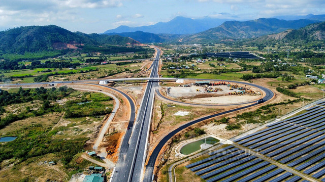 Dự án cao tốc Nha Trang - Cam Lâm. Ảnh: Công Tâm