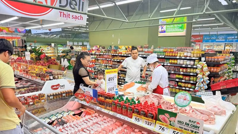 Người Việt "chọn niềm tin" khi chuộng thực phẩm tươi sống ở siêu thị 