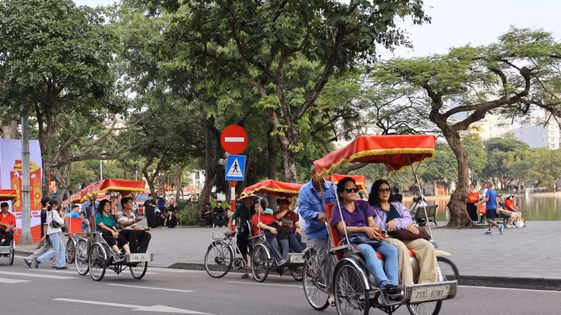 Nguy cơ từ xích lô 'độ' điện hoạt động trái phép ở Hà Nội