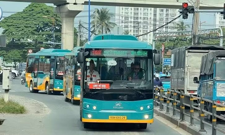 Bộ Công Thương đặt mục tiêu: 50% xe buýt, taxi điện trước 2030