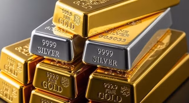 Cuộc đua 50 năm: Vàng thắng dài hạn, bạc bứt tốc ngắn hạn